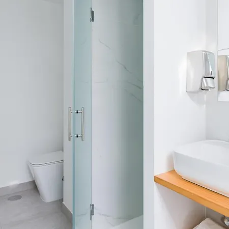 Tusity One Self Check-in Apartment